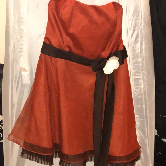 Alfred Angelo bridesmaids dress - Picture 2 of 7